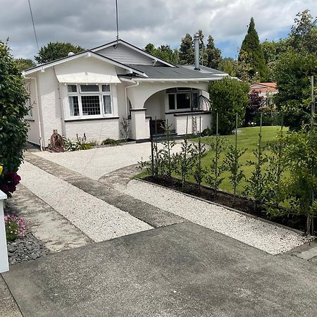 Orange Tree Cottage - Garden Hideaway Whanganui Ngoại thất bức ảnh